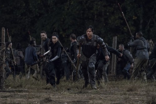 the-walking-dead-episode-1011-morning-star-promotional-photo-01.jpg