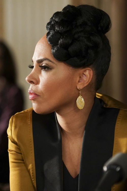 how-to-get-away-with-murder-episode-614-annalise-keating-is-dead-promotional-photo-28.jpg