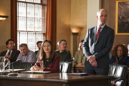 how-to-get-away-with-murder-episode-614-annalise-keating-is-dead-promotional-photo-32.jpg