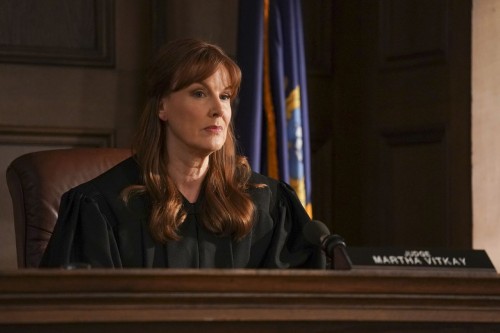 how-to-get-away-with-murder-episode-614-annalise-keating-is-dead-promotional-photo-35.jpg