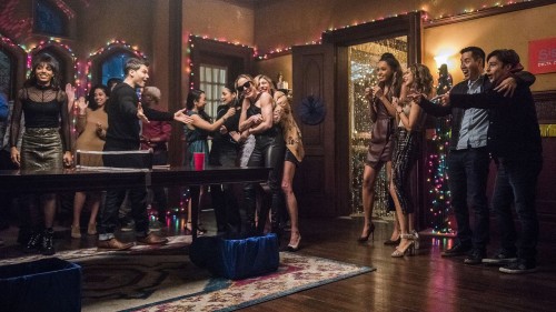 legends of tomorrow episode 511 freaks greeks promotional photo 04