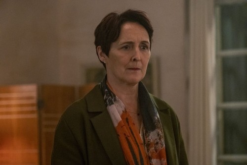 killing-eve-episode-308-are-you-leading-or-am-i-season-finale-promotional-photo-04.jpg