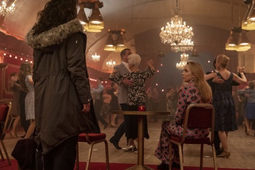 killing-eve-episode-308-are-you-leading-or-am-i-season-finale-promotional-photo-07.jpg