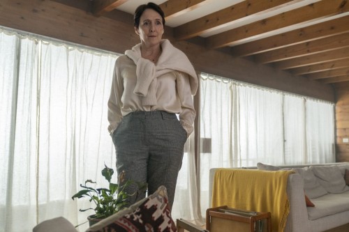killing-eve-episode-308-are-you-leading-or-am-i-season-finale-promotional-photo-09.jpg