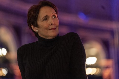 killing-eve-episode-308-are-you-leading-or-am-i-season-finale-promotional-photo-19.jpg