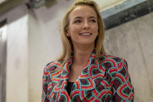 killing-eve-episode-308-are-you-leading-or-am-i-season-finale-promotional-photo-23.jpg