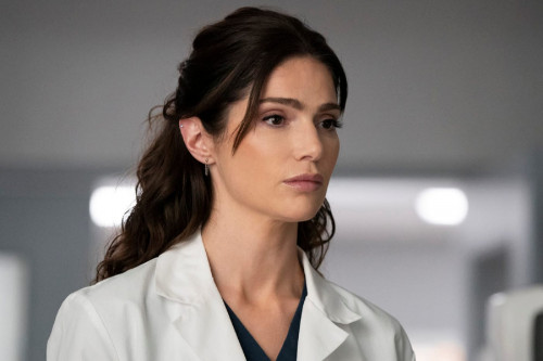 NEW AMSTERDAM -- "Fight Time" Episode 313 -- Pictured: Janet Montgomery as Dr. Lauren Bloom -- (Phot