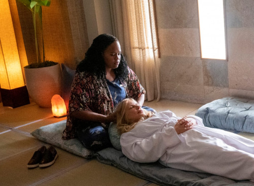natasha-rothwell-jennifer-coolidge.jpg