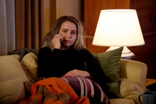 GOOD GIRLS -- "Family First" Episode 412 -- Pictured: Mae Whitman as Annie Marks -- (Photo by: Jordi