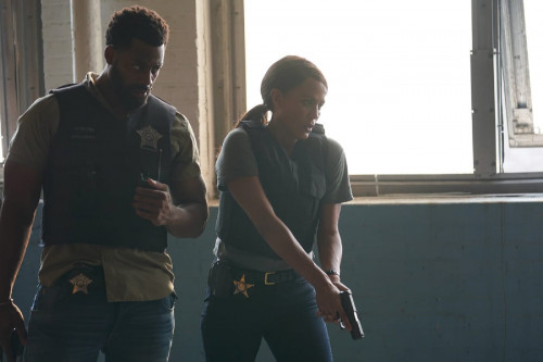 CHICAGO P.D. -- "Closure" Episode 901 -- Pictured: (l-r) LaRoyce Hawkins as Kevin Atwater, Nicole Ar