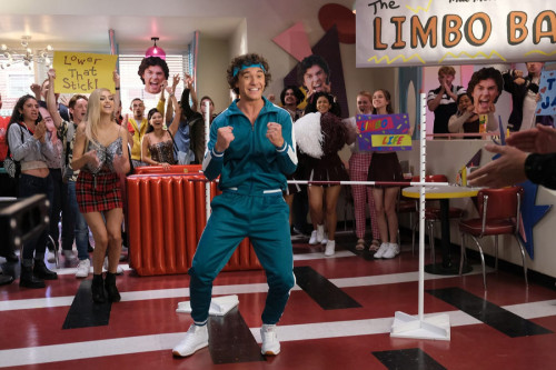 SAVED BY THE BELL -- "La Guerra de Aisha" Episode 207 -- Pictured: (l-r) Josie Totah as Lexie Haddad