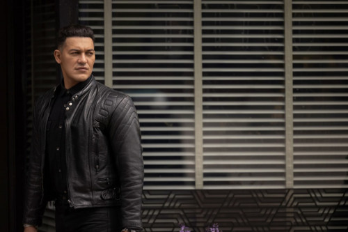naomi 1x01 pilot promotional photo 0001