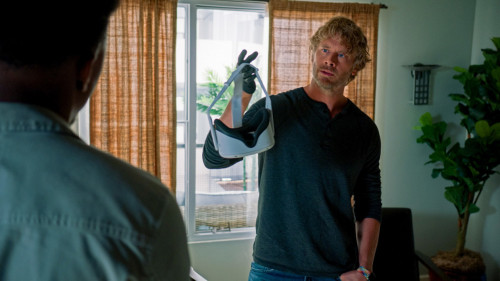 1308_ncis-los-angeles_photo15.jpg