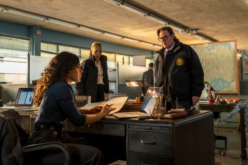 LAW & ORDER: SPECIAL VICTIMS UNIT -- "Silent Night, Hateful Night" Episode 23011 -- Pictured: (l-r) 