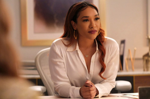 The Flash -- "Phantoms" -- Image Number: FLA809b_0041r.jpg -- Pictured: Candice Patton as Iris West-
