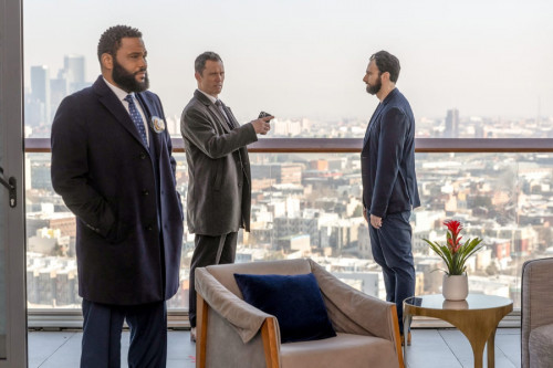 LAW & ORDER -- "Severance" Episode 21008 -- Pictured: (l-r) Anthony Anderson as Det. Kevin Bernard, 