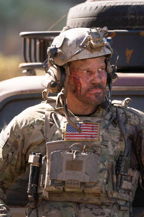 Low-Impact EP#601 --  David Boreanaz as Jason Hayes in SEAL TEAM, streaming on Paramount+. Photo: Mo