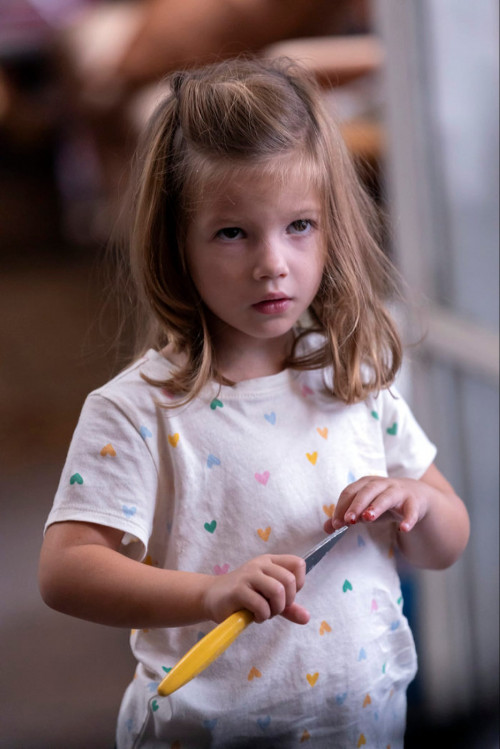 NEW AMSTERDAM -- "Grabby Hands" Episode 505 -- Pictured: Nora and Opal Clow as Luna -- (Photo by: Er