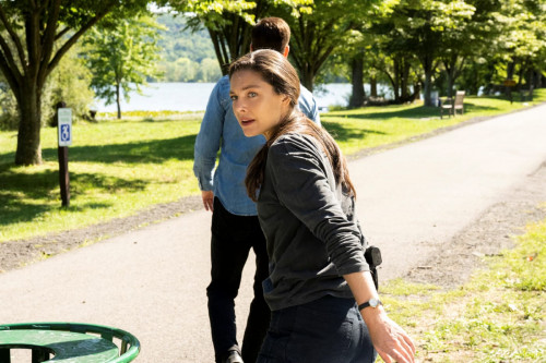 Chains  After Hana is kidnapped while trying to help a young girl (guest star Dalya Knapp, EVIL) in 