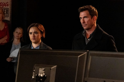 False Flag  The team is thrown for a loop when they discover that the abductor of a disgraced state 