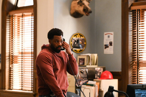 CHICAGO P.D. -- "Trapped" Episode 1014 -- Pictured: LaRoyce Hawkins as Kevin Atwater -- (Photo by: L