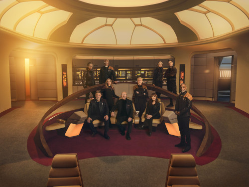 Jonathan Frakes as Riker, Jeri Ryan as Seven of Nine, Sir Patrick Stewart as Picard, Brent Spiner as