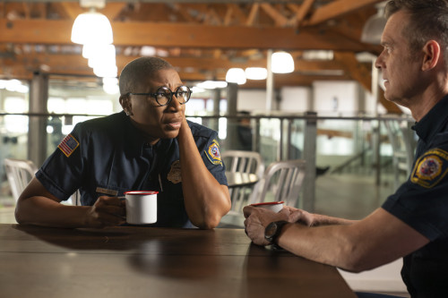 911 Episode 7x05 4