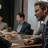 AGENCY_201_lv_250513_00268_Comp_RT4.th.jpg