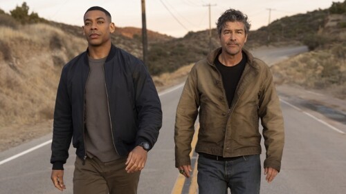aaron-pierre-kyle-chandler-2.jpg